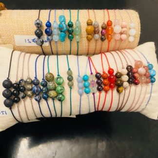 Bracelet en pierres naturelles sur fils de soie